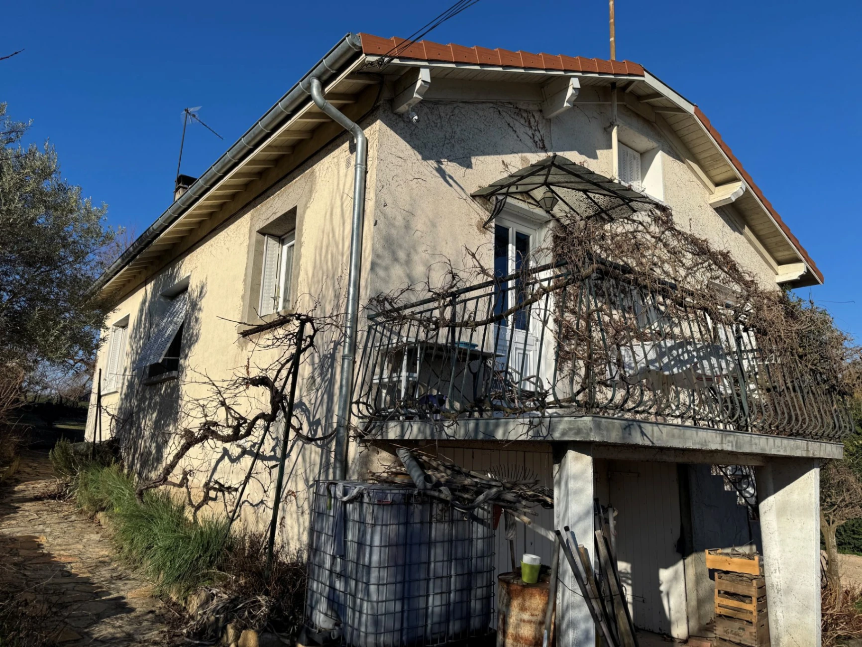 photo-ravalement-facade-fleurieux-sur-l-arbresle-avant